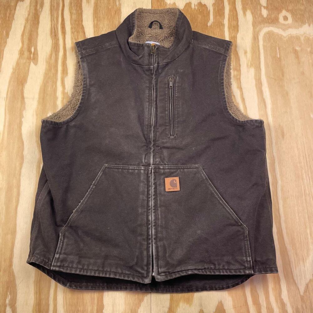 Carhartt V33 Sherpa-Lined Mock Neck Vest – Brown – Men’s M